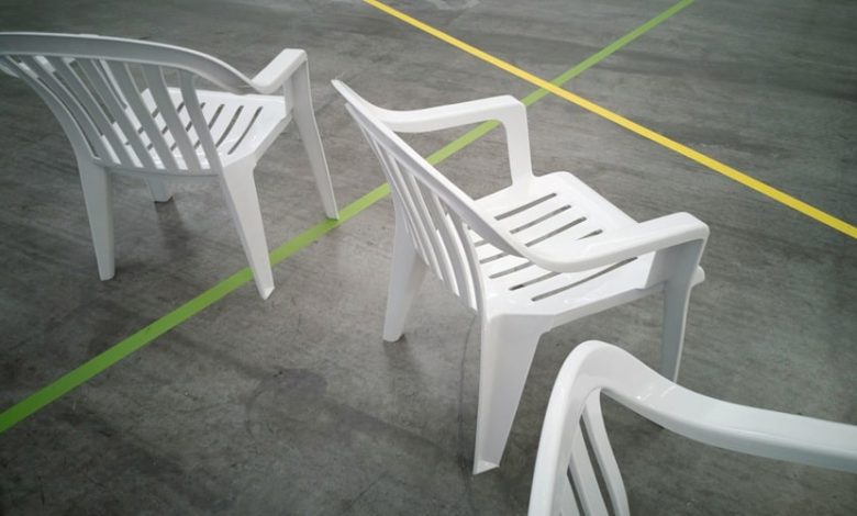 جا برای خرید صندلی پلاستیکی